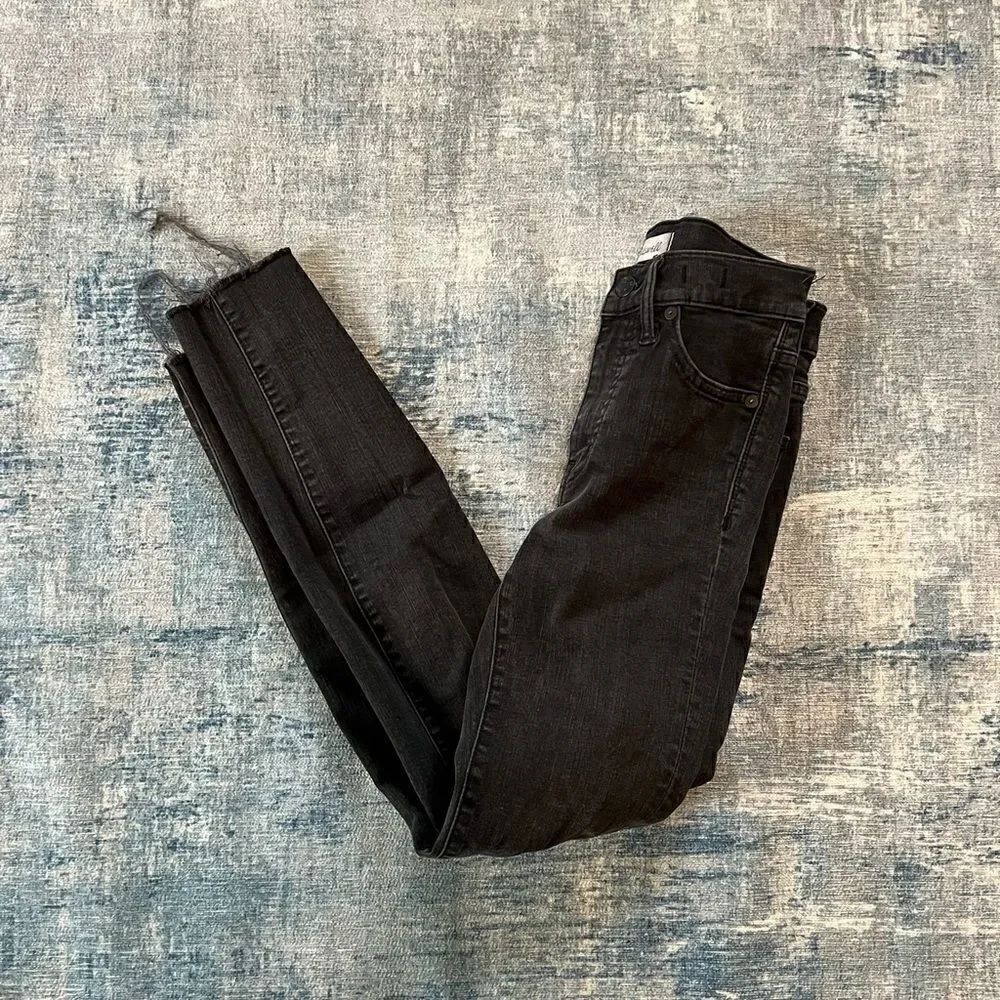 Madewell Black Distressed Ripped Raw Hemmed 9" High Rise Skinny Jeans Size 24